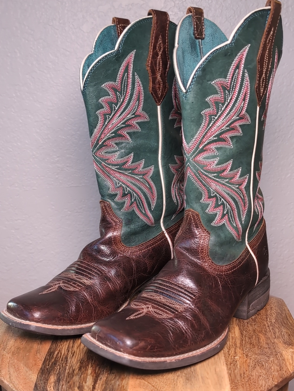 Ariat West Bound Brown Leather & Green Embroidered Western Cowgirl Boots